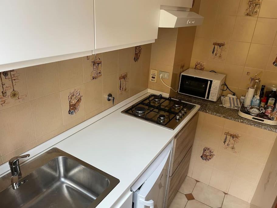 Appartamento In Centro Storico Finale Ligure Exterior photo