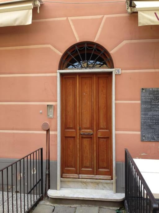 Appartamento In Centro Storico Finale Ligure Exterior photo
