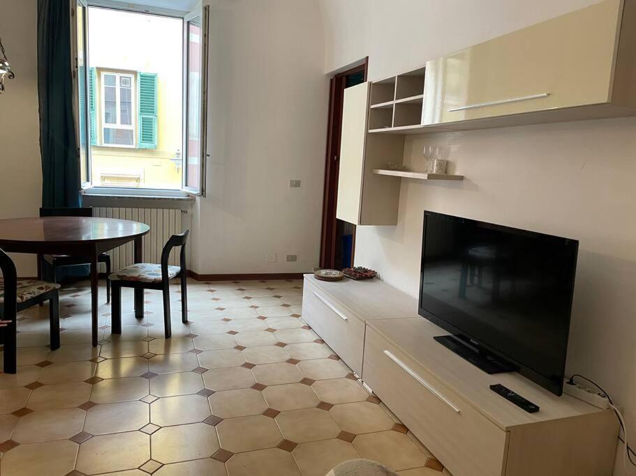 Appartamento In Centro Storico Finale Ligure Exterior photo